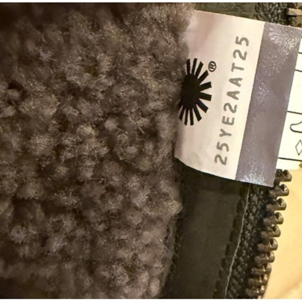 UGG Niels III Waterproof Olive Green Moto Boots Size 9.5‎ US – Sheepskin Lined - Picture 9 of 11
